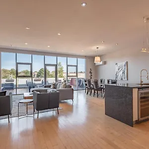 captivating-quinpool-loft-with-massive-terrace.halifax-hotels.org/